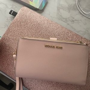 TODAY ONLY Michael Kors wallet SALE